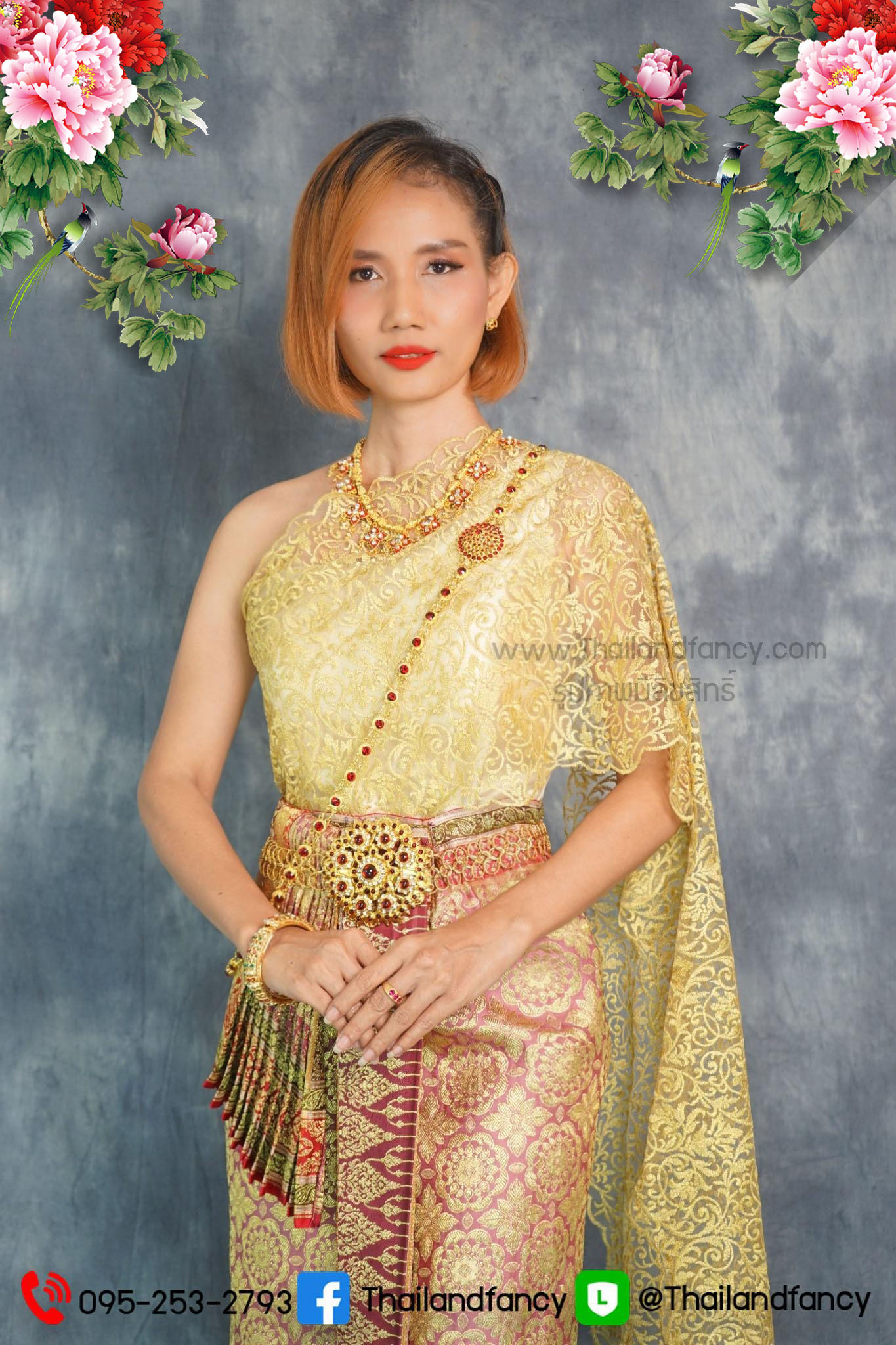 ชุดไทยจักรี ชุดไทยย้อนยุค ชุดไทยประยุกต์ ชุดไทยแต่งงาน ชุดไทยพรหมลิขิต ชุดไทยเจ้าสาวสไบลูกไม้สีทองกับผ้าถุงผ้าไหมจีบหน้านางลายไทยเสมือนนุ่งสด