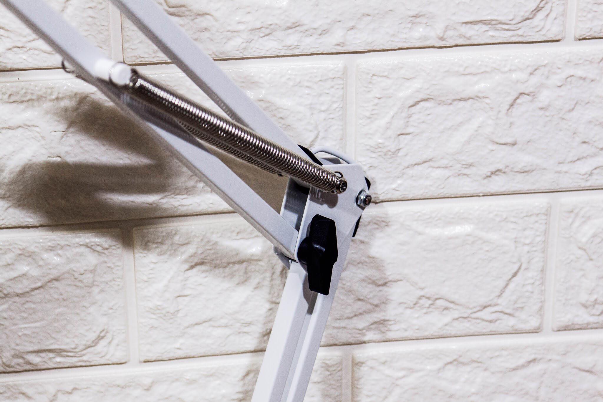 MARCH โคมไฟปรับระดับ ถนอมสายตา ปรับไฟได้ 3 ระดับ