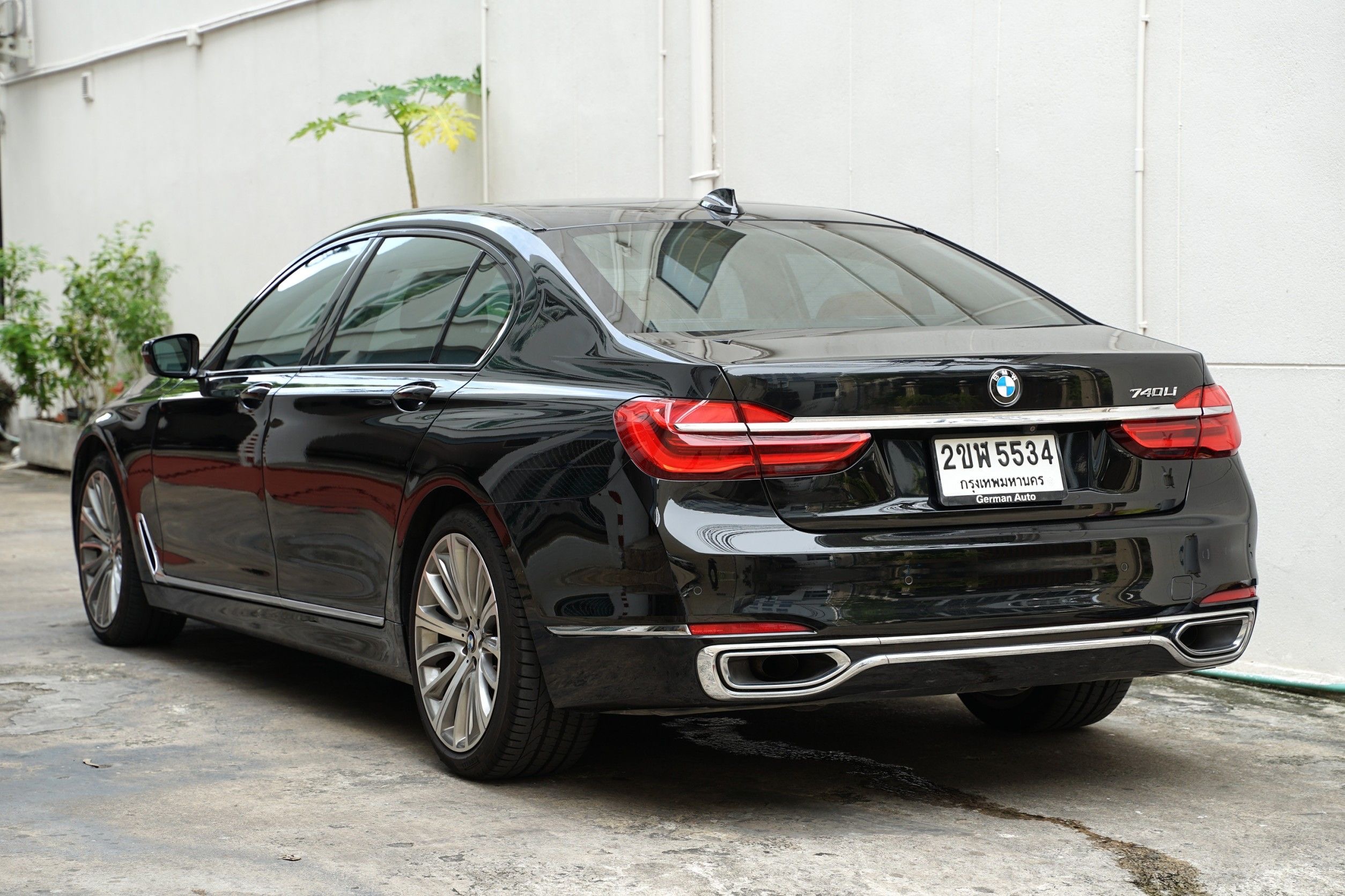 BMW 740Li Pure Excellence G12 Additional Package ปี 2016