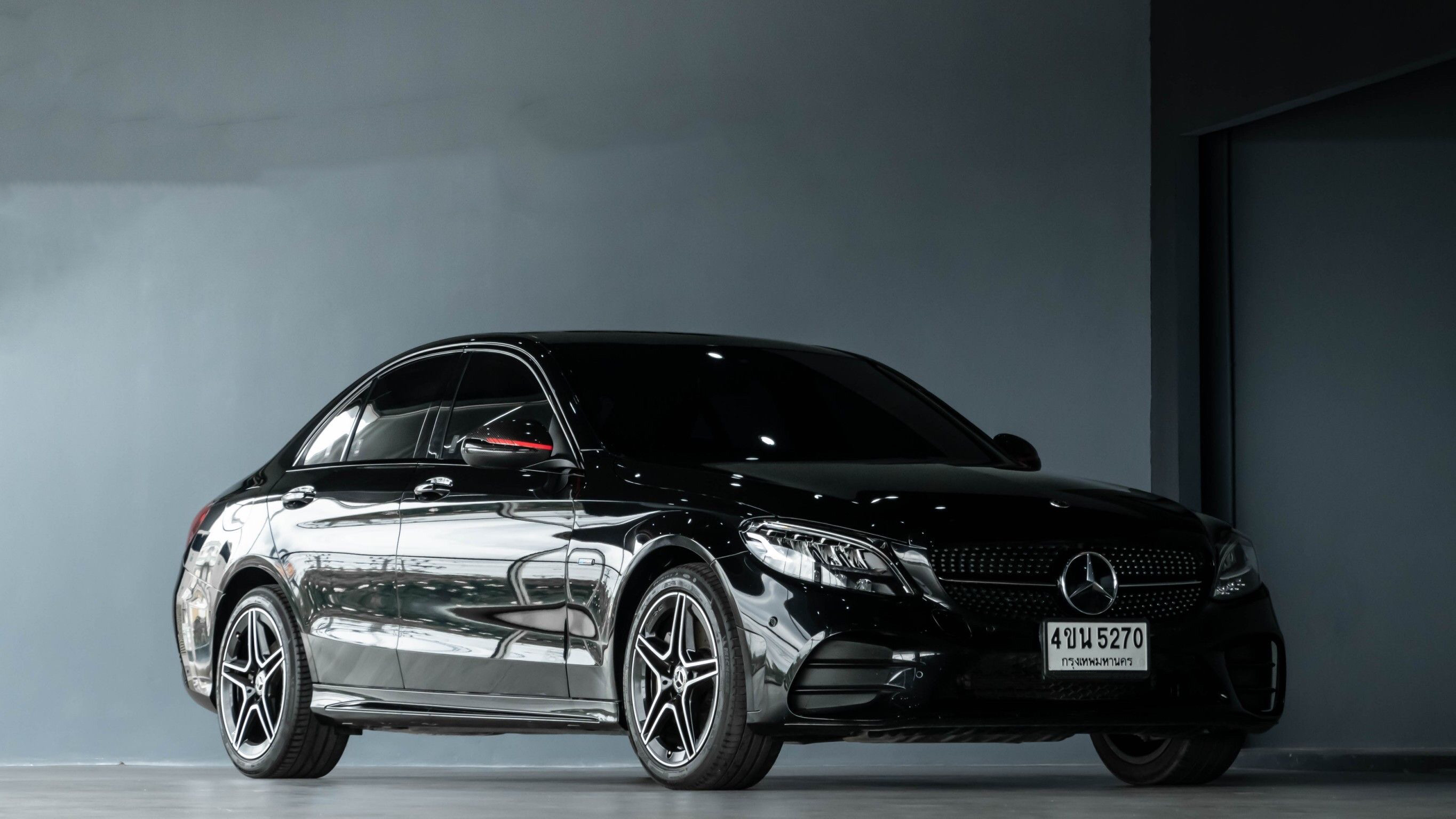MERCEDES BENZ C300e AMG SPORT ปี 2021 สีดำ