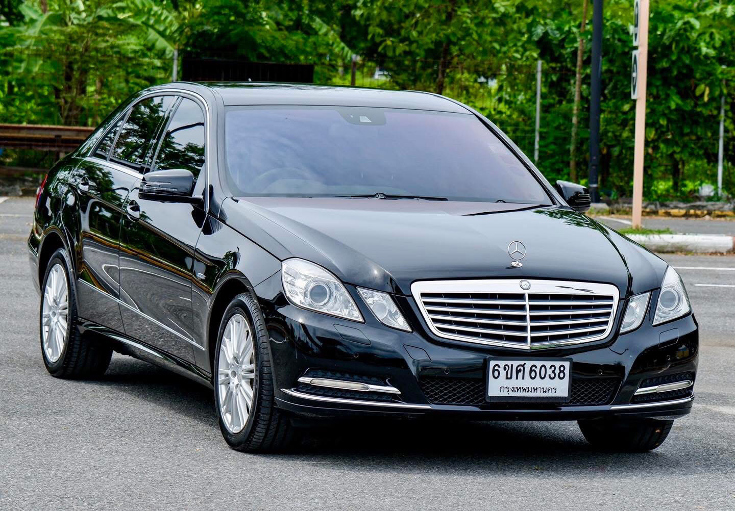 Benz W212 E200 Elegance CGI Turbo จดทะเบียนปี 2012