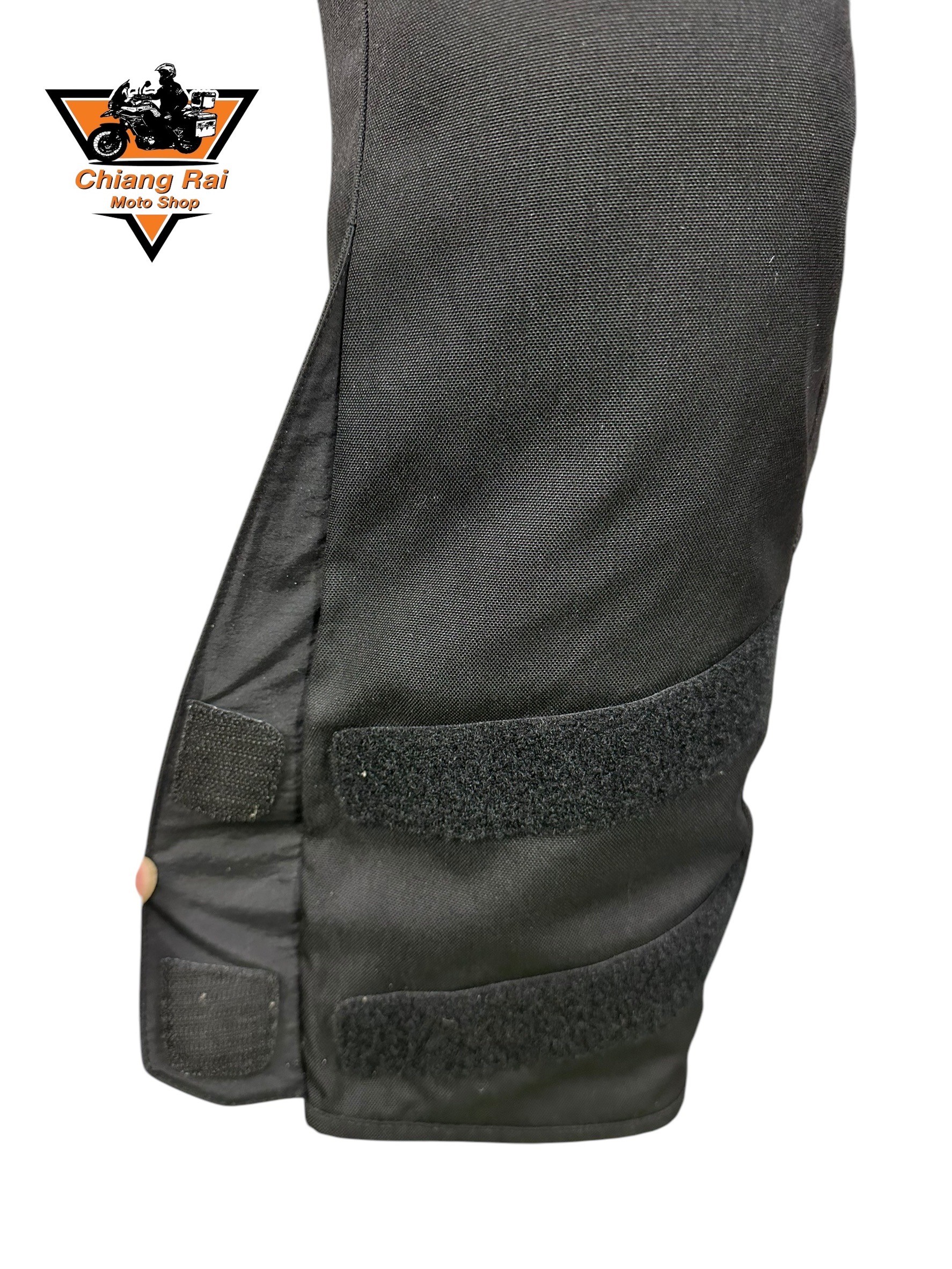 ชุดสำหรับขี่มอเตอร์ไซด์ (มือสอง) SET 027 ชุดทัวริ่ง เสื้อการ์ด + กางเกง ยี่ห้อ***dainese***