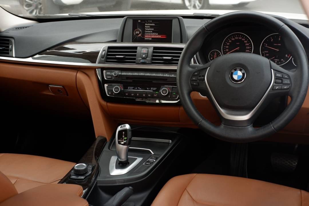BMW 320d (F30)Lci Diesel ปี 2017