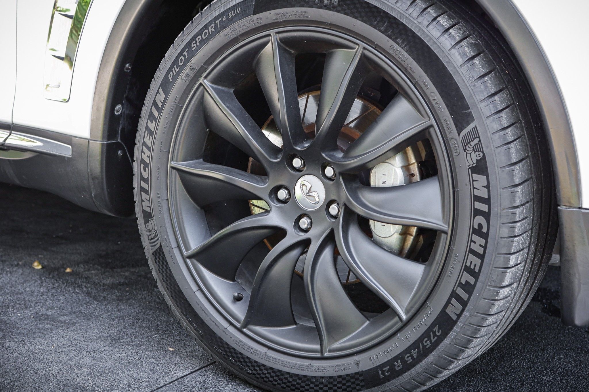 Infiniti FX30d ปี 2015