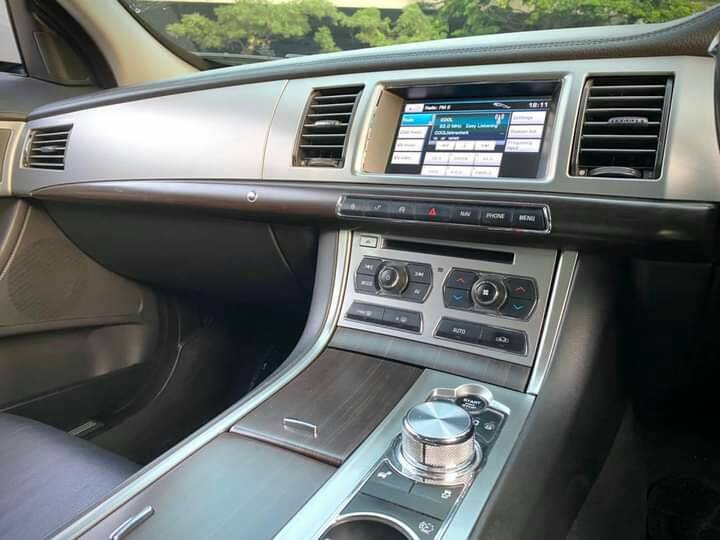 Jaguar XF ปี 2012