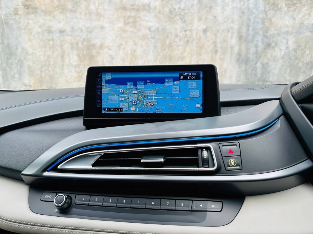 BMW i8 Pure impulse 1.5 HYBRID โฉม i12 ปี 2017
