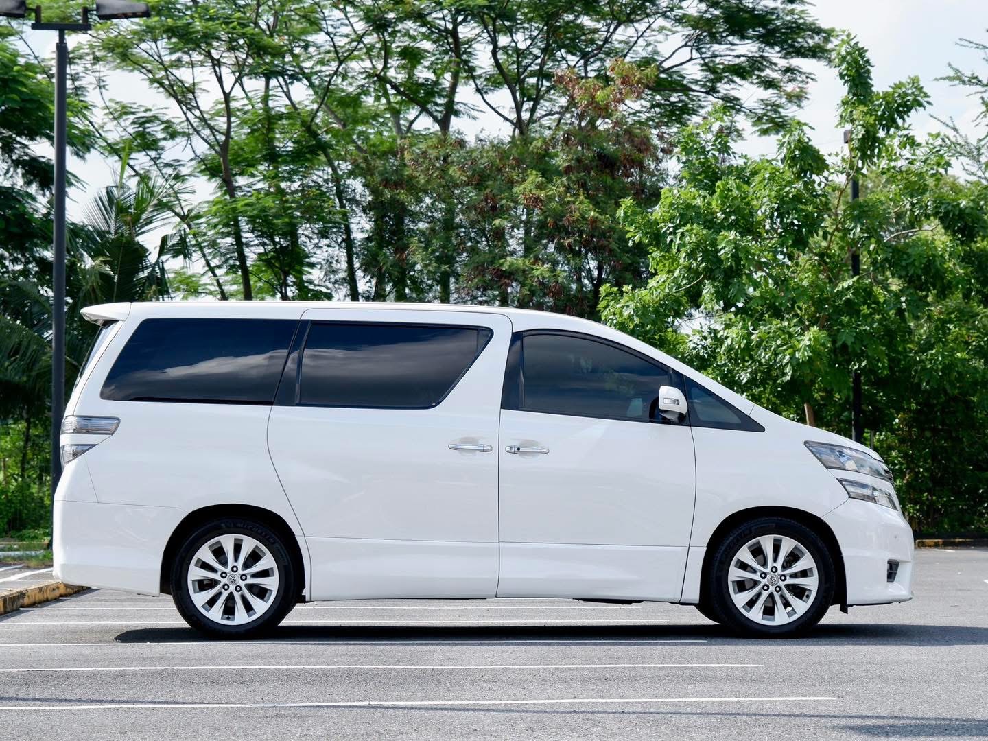 Toyota Vellfire 2.4 Z-Edition ปี 2010