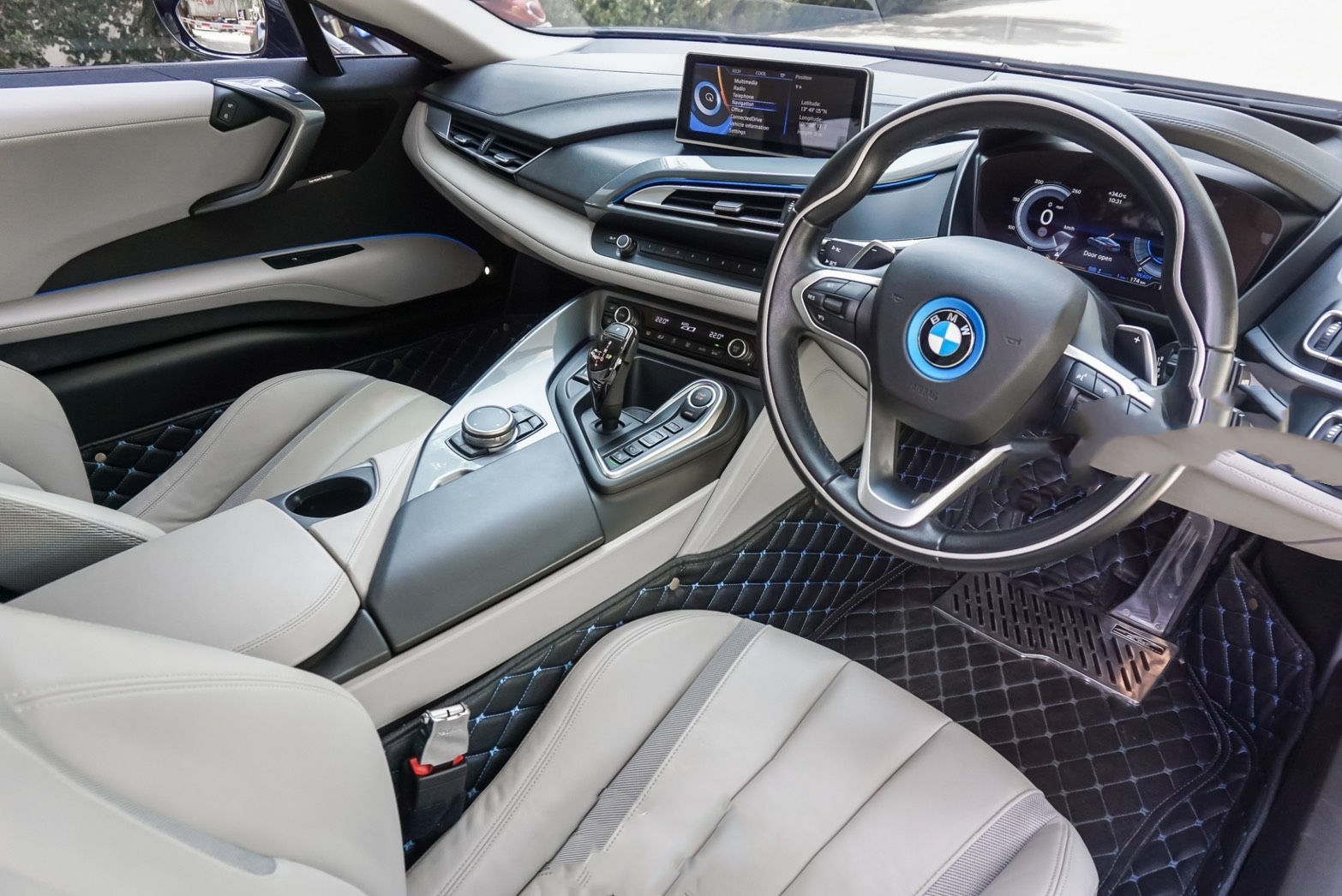 BMW i8 ปี 2015