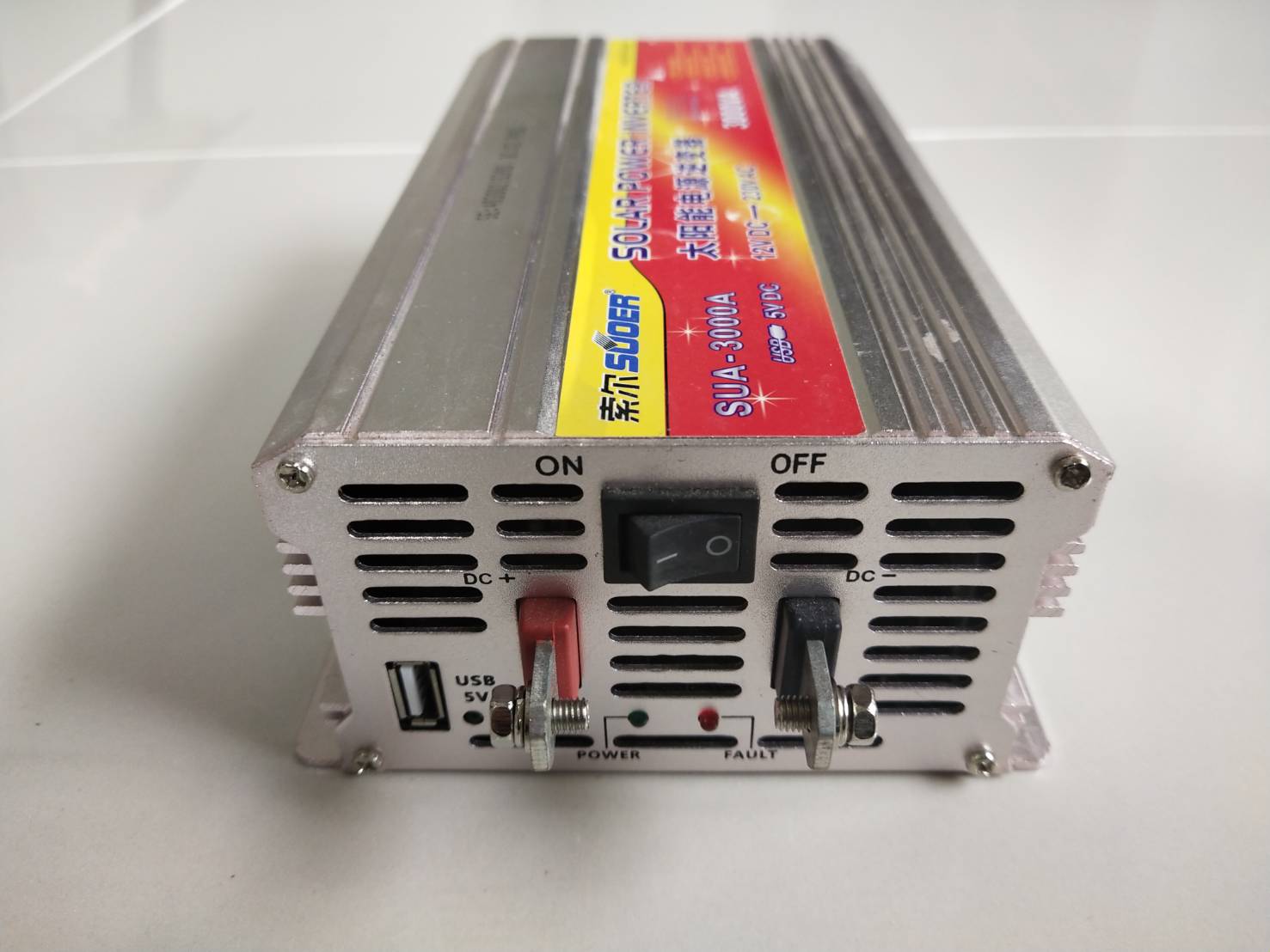 อินเวอร์เตอร์ แปลงไฟ 12V เป็น 220V ขนาด 3,000W แถมฟรี ไฟฉาย ULTRAFIRE LED หลอด T6