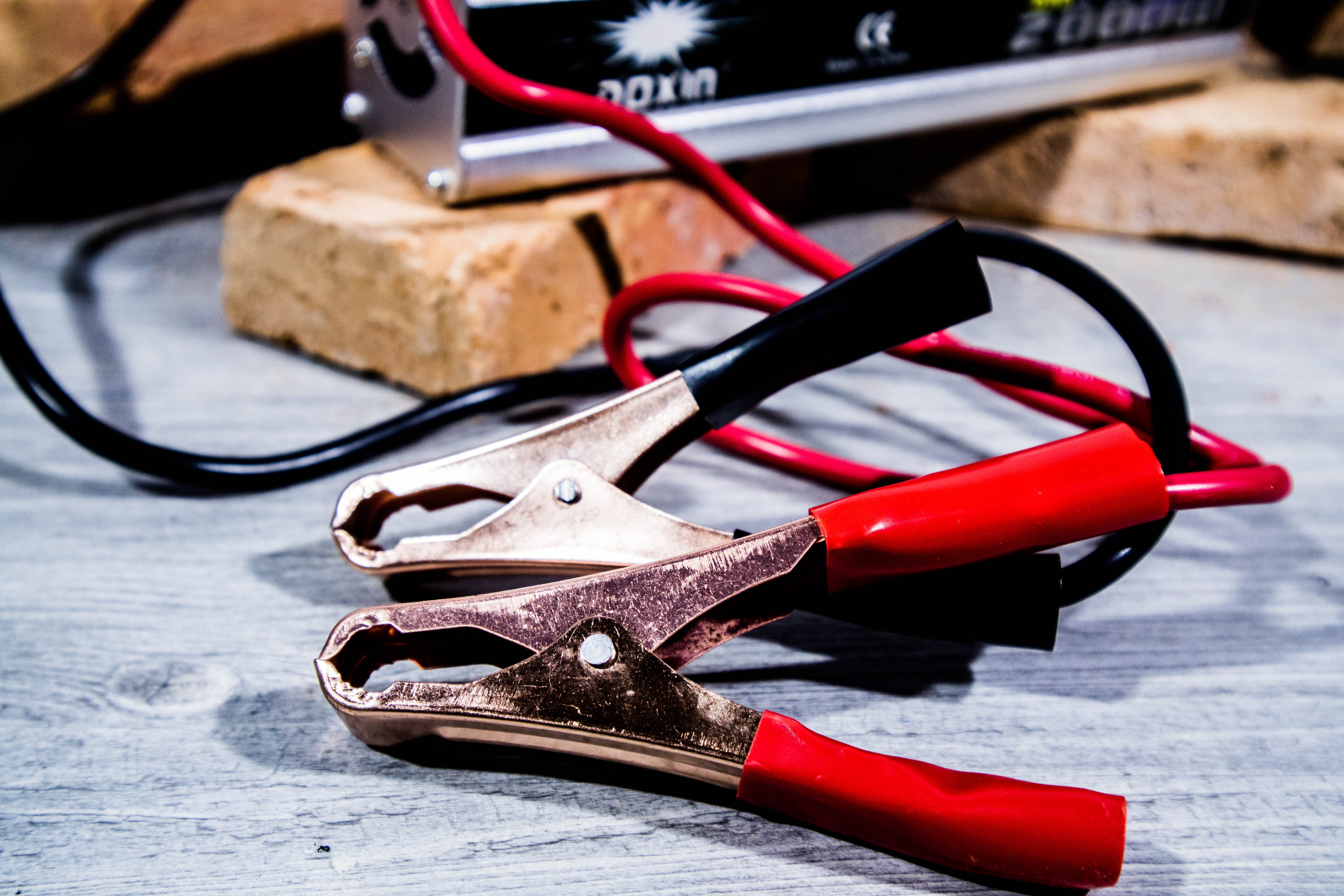 อินเวอร์เตอร์แปลงไฟ 12V เป็น 220V ขนาด 2,000W *รุ่นนี้ไฟเต็ม