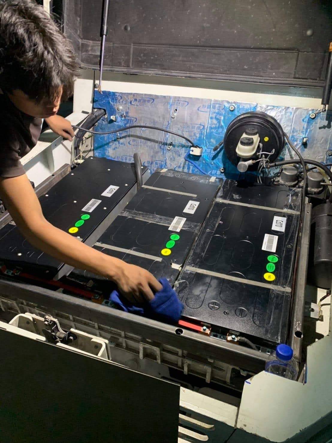 บ้านลิเธียม support แบตเตอรี่ NMC 811 350v 200Ah สำหรับ รถลากสำภาระเครื่องบิน ดัดแปลงจากเครื่องยนต์สู่ รถไฟฟ้าลากจูง EV baggage towing tractor เป็นรถต้นแบบ ใช้งานได้เหมือนรถเครื่องยนต์