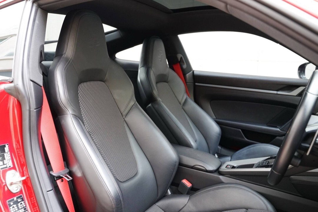 Porsche 911 Carrera S 992 ปี 2021