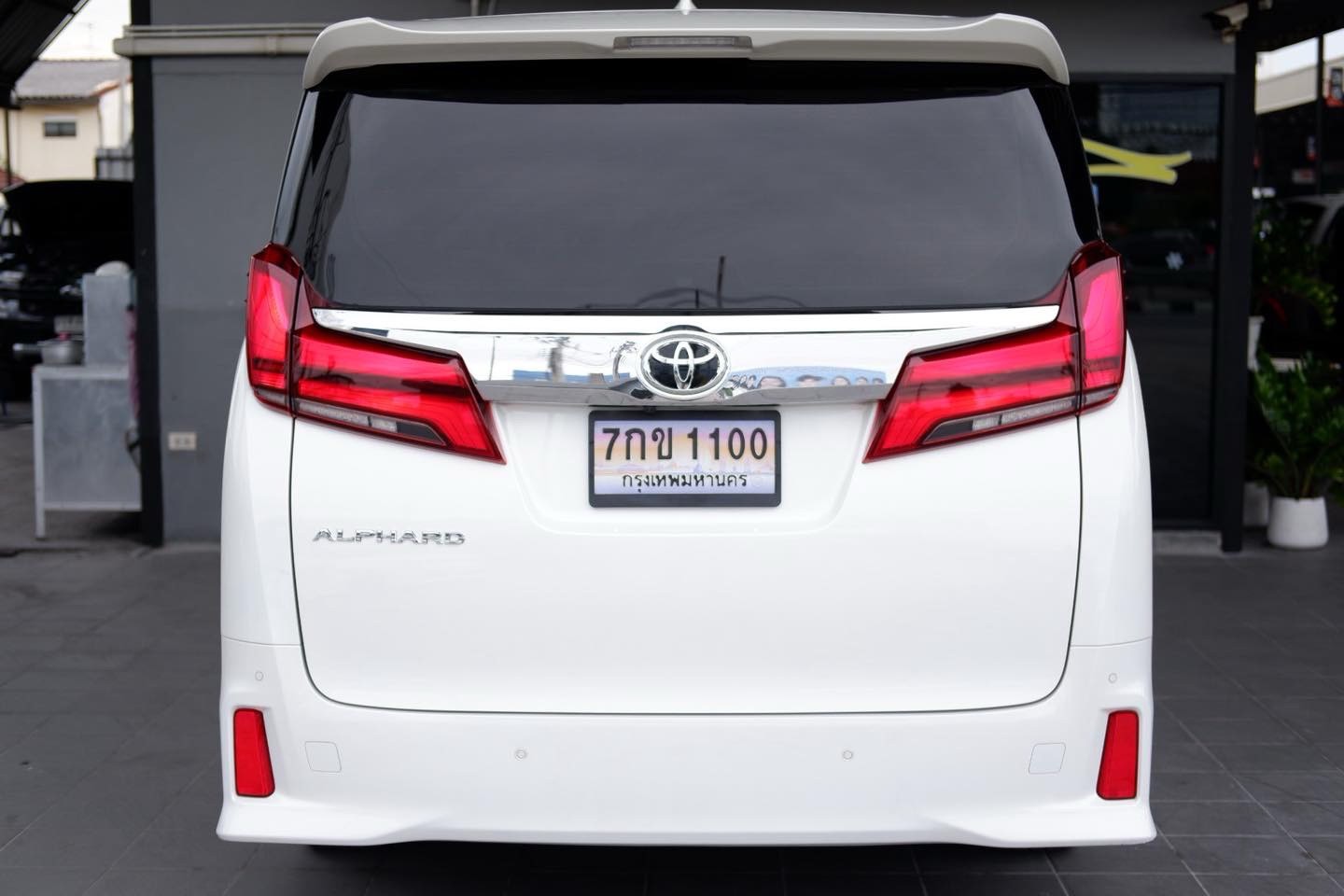 TOYOTA Alphard 2.5 SC Package Topสุด ปี 2023