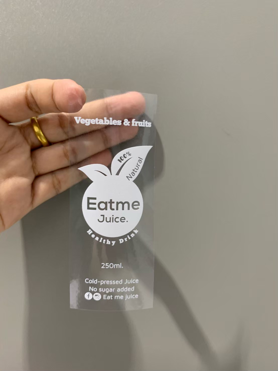 ฉลากสินค้าใสตัวหนังสือขาว สติ๊กเกอร์ใสพิมพ์สีขาว พิมพ์หมึกขาว