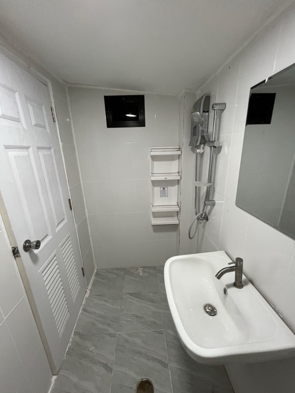 ให้เช่าบ้านหรู ชั้นเดียว ที่ดิน ขนาด 2 งาน ฟื้นที่ใช้สอย ขนาด 200 ตารางวา พร้อมสระว่ายน้ำ ย่านสามโคก