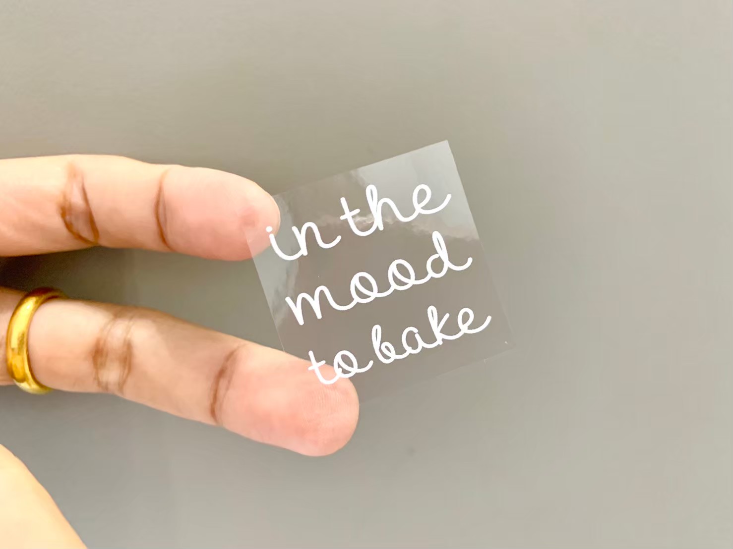 ฉลากสินค้าใสตัวหนังสือขาว สติ๊กเกอร์ใสพิมพ์สีขาว พิมพ์หมึกขาว