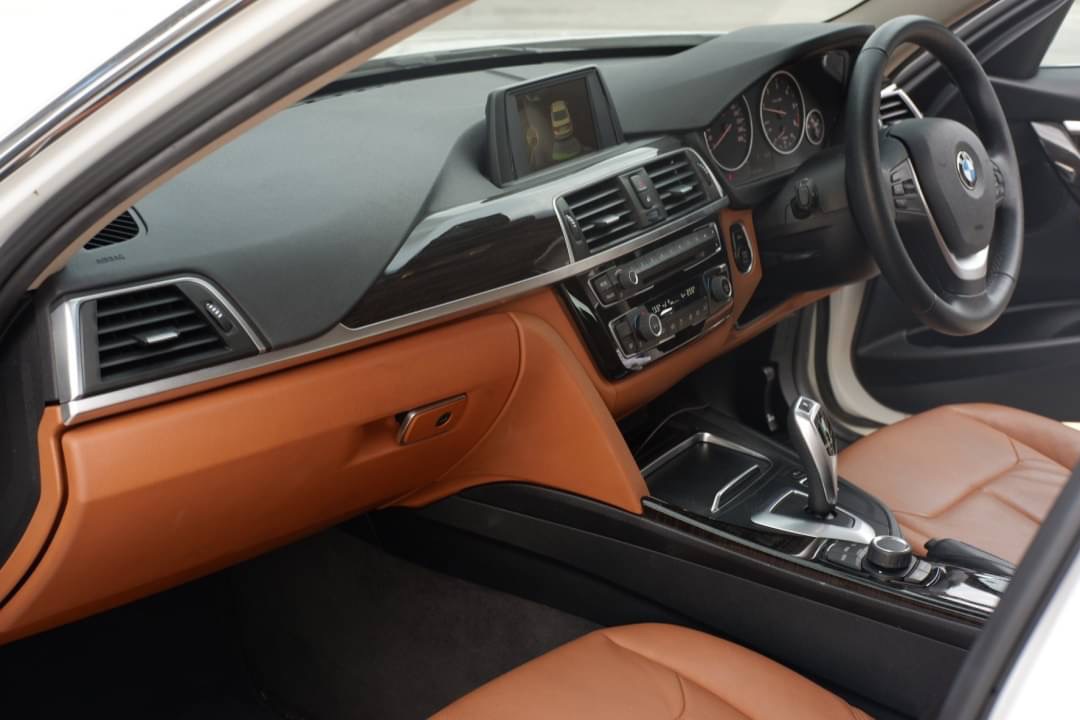BMW 320d (F30)Lci Diesel ปี 2017