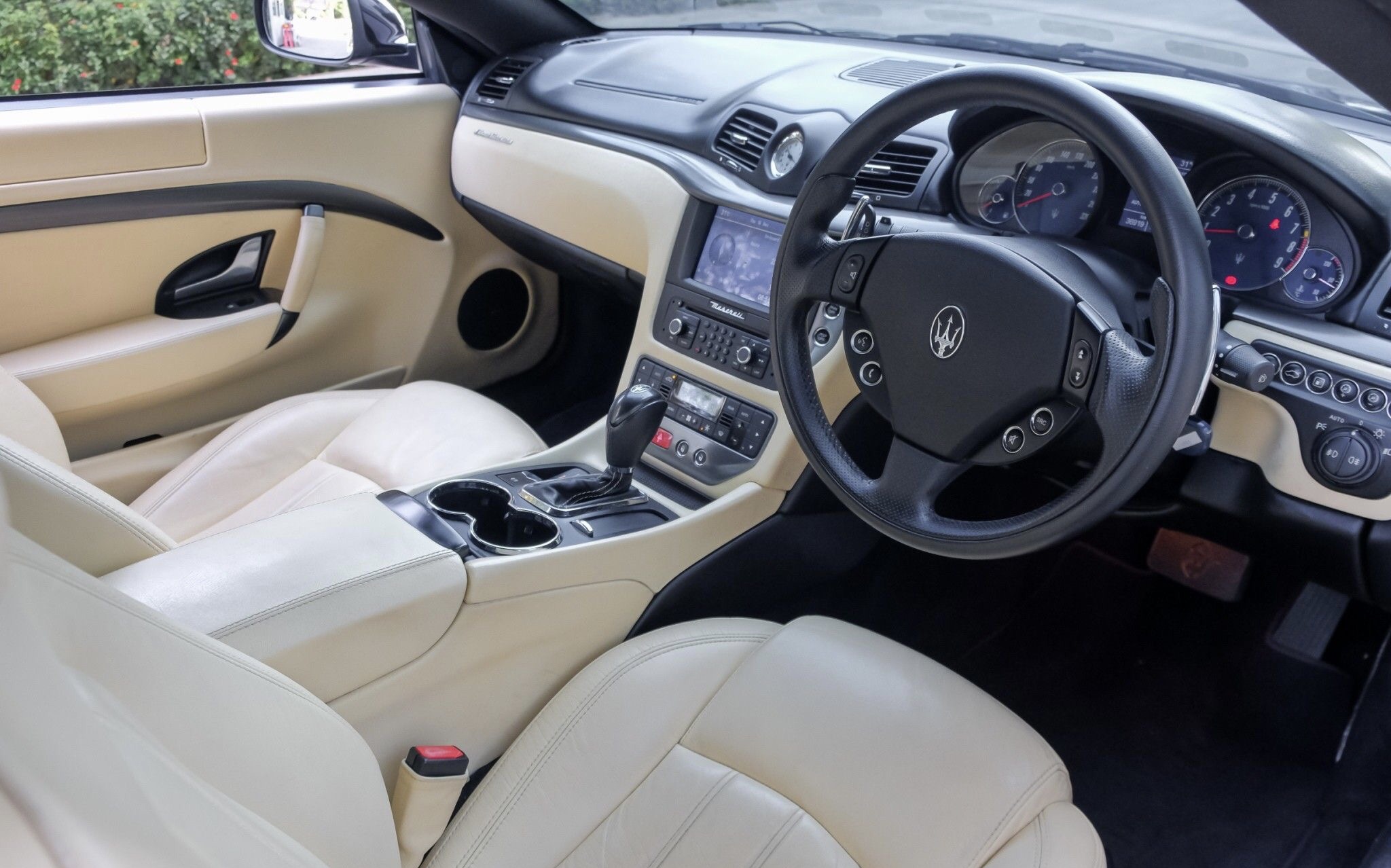 Maserati Granturismo ปี 2011