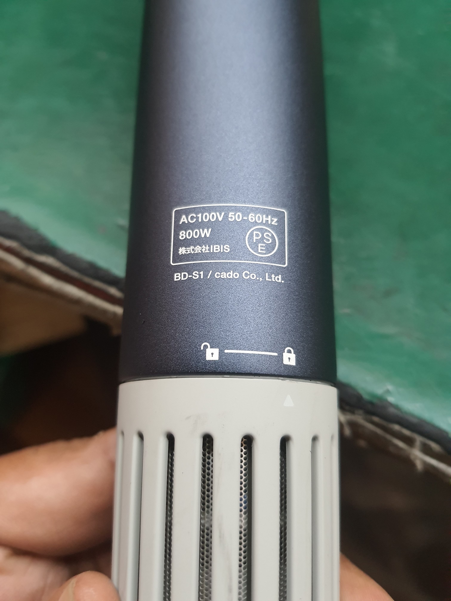 ซ่อมเครื่องเป่าผมแบบแท่ง ยี่ห้อ CADO รุ่นBD-S1 อาการเครื่องซ๊อตเพราะเสียบไฟผิด