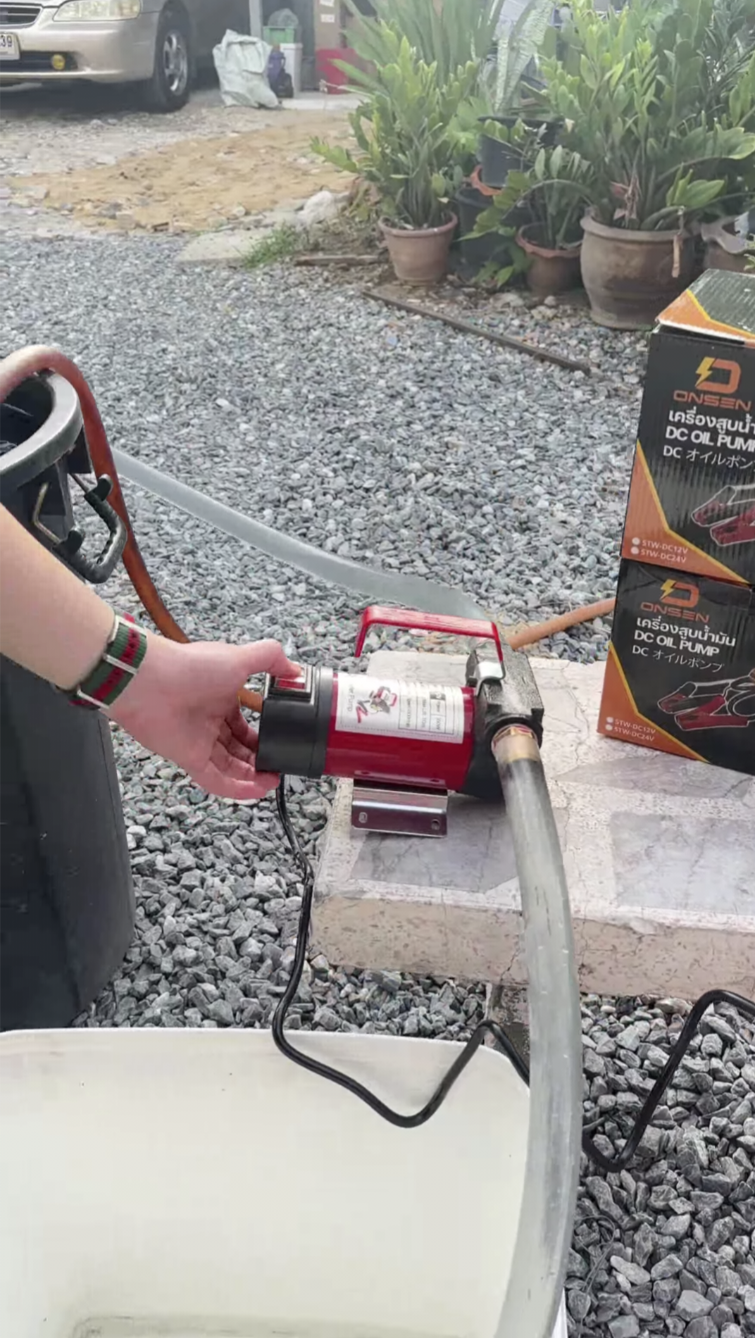 ปั๊มน้ำมัน DC ยี่ห้อ ONSEN มีให้เลือก 12V และ 24V และ 24V รุ่นไร้สาย