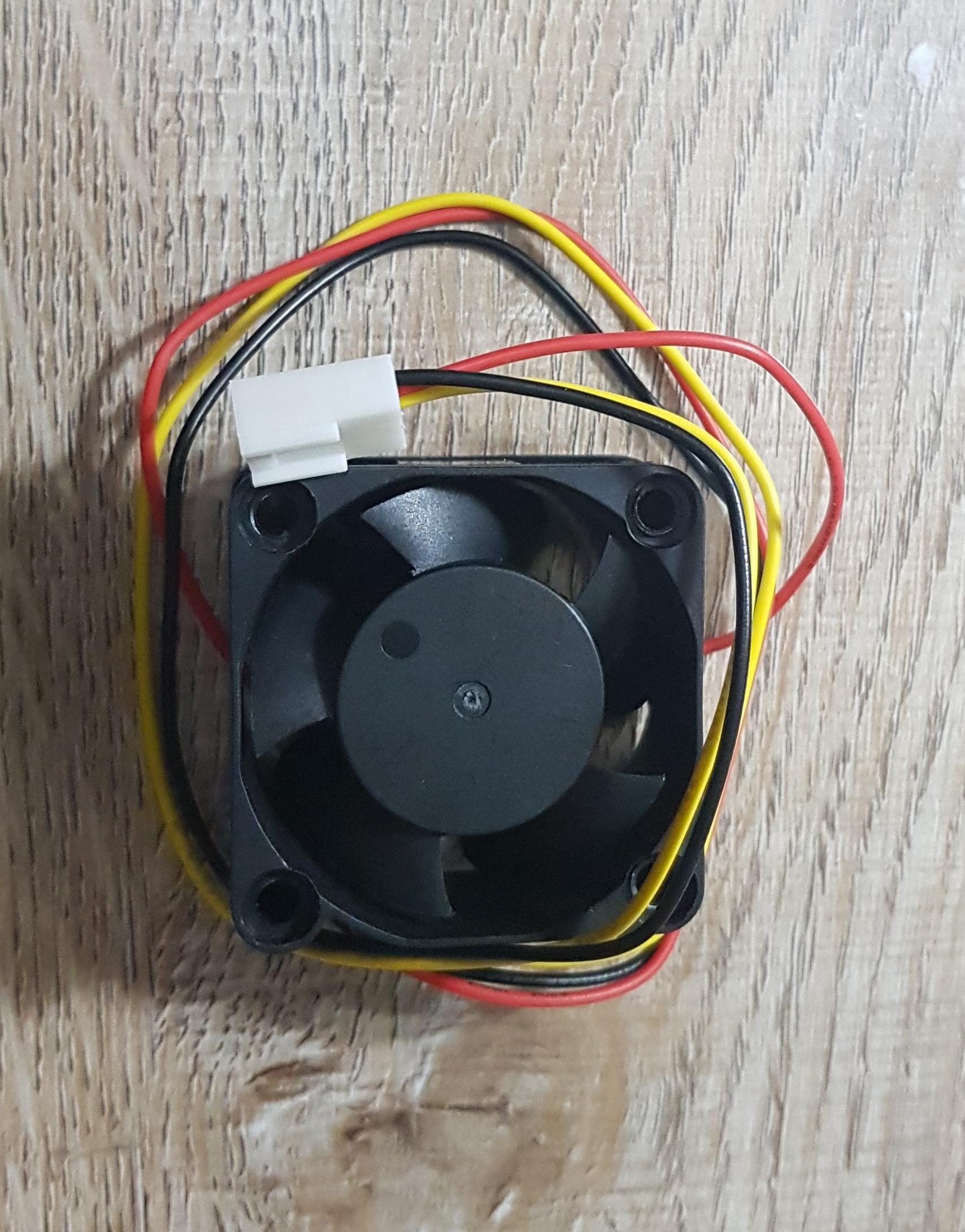 พัดลมระบายความร้อน 24VDC 3 สาย 40x40x20mm