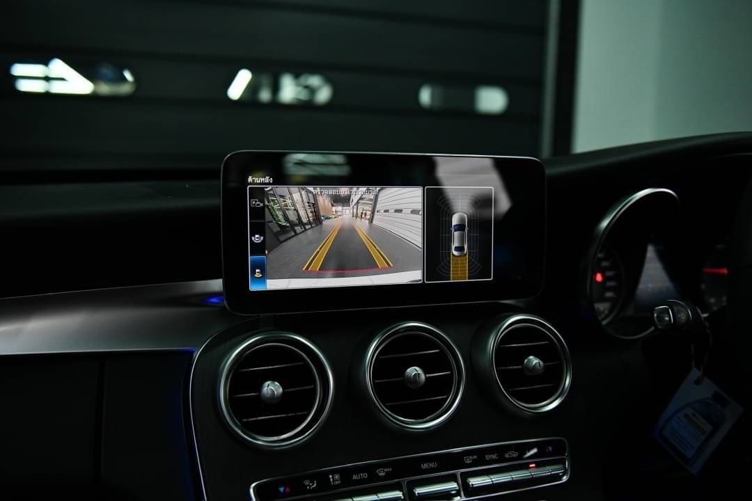Mercedes Benz C220d avantgarde ปี2022
