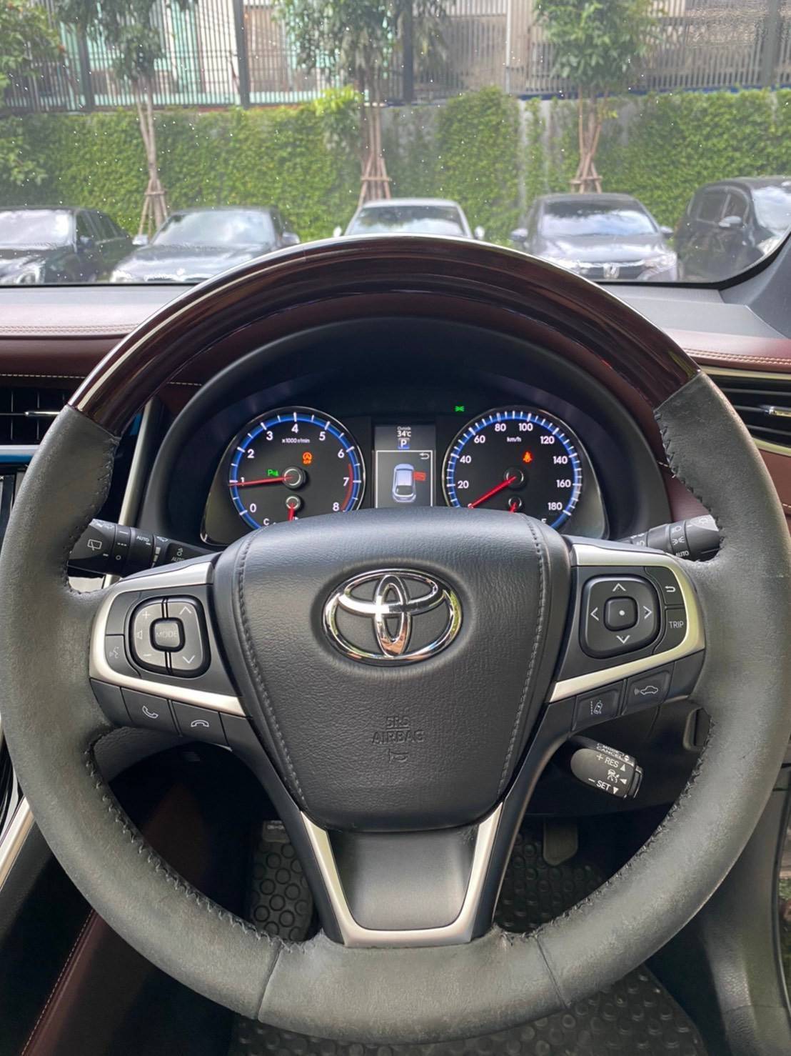 TOYOTA Harier 2.0 Modalista Look ปี 2014