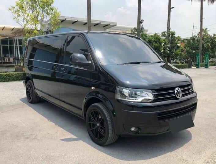 Volkswagen Caravelle สีดำ ปี 2015
