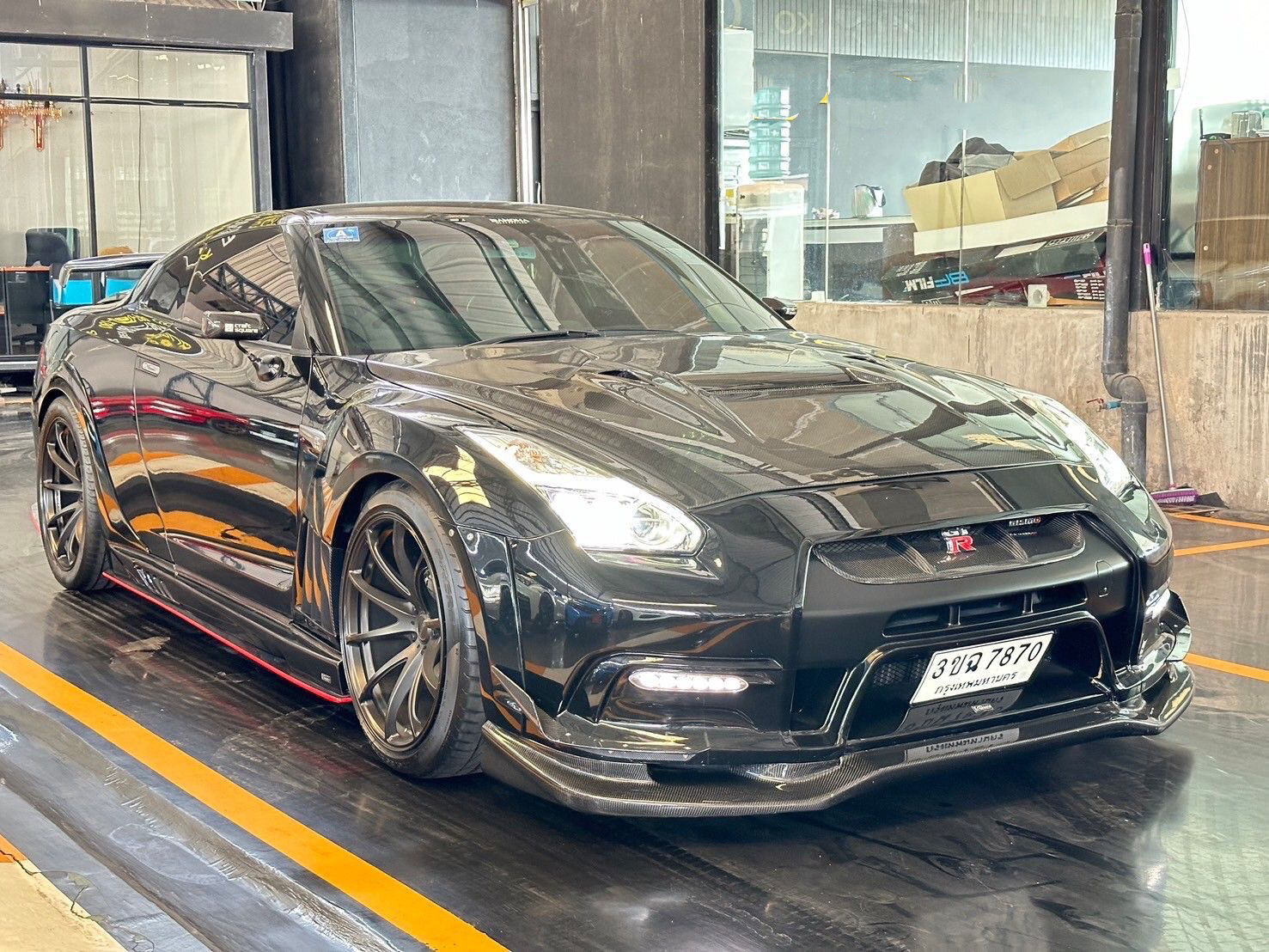 Nissan GTR R35 Varis GT700 ปี 2012