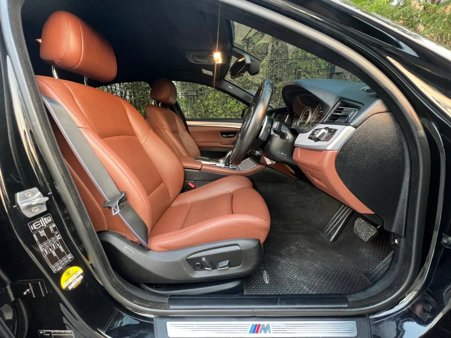 BMW 528i M Sport สีดำ Model F10 Lci ปี 2015
