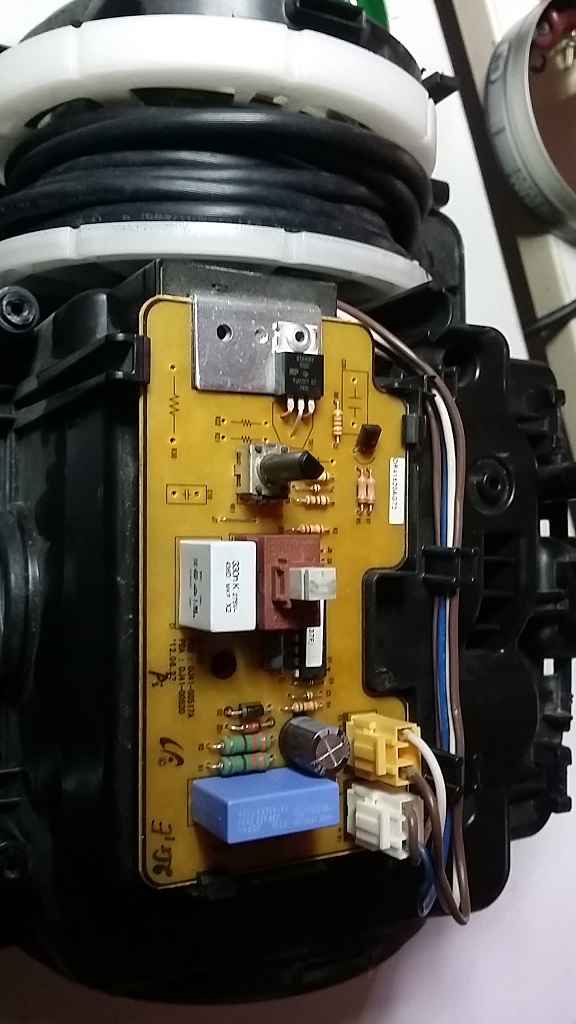 ซ่อมเครื่องดูดฝุ่น ยี่ห้อ SAMSUNG รุ่น SC5451 อาการไฟเข้าแต่มอเตอร์ไม่ทำงาน