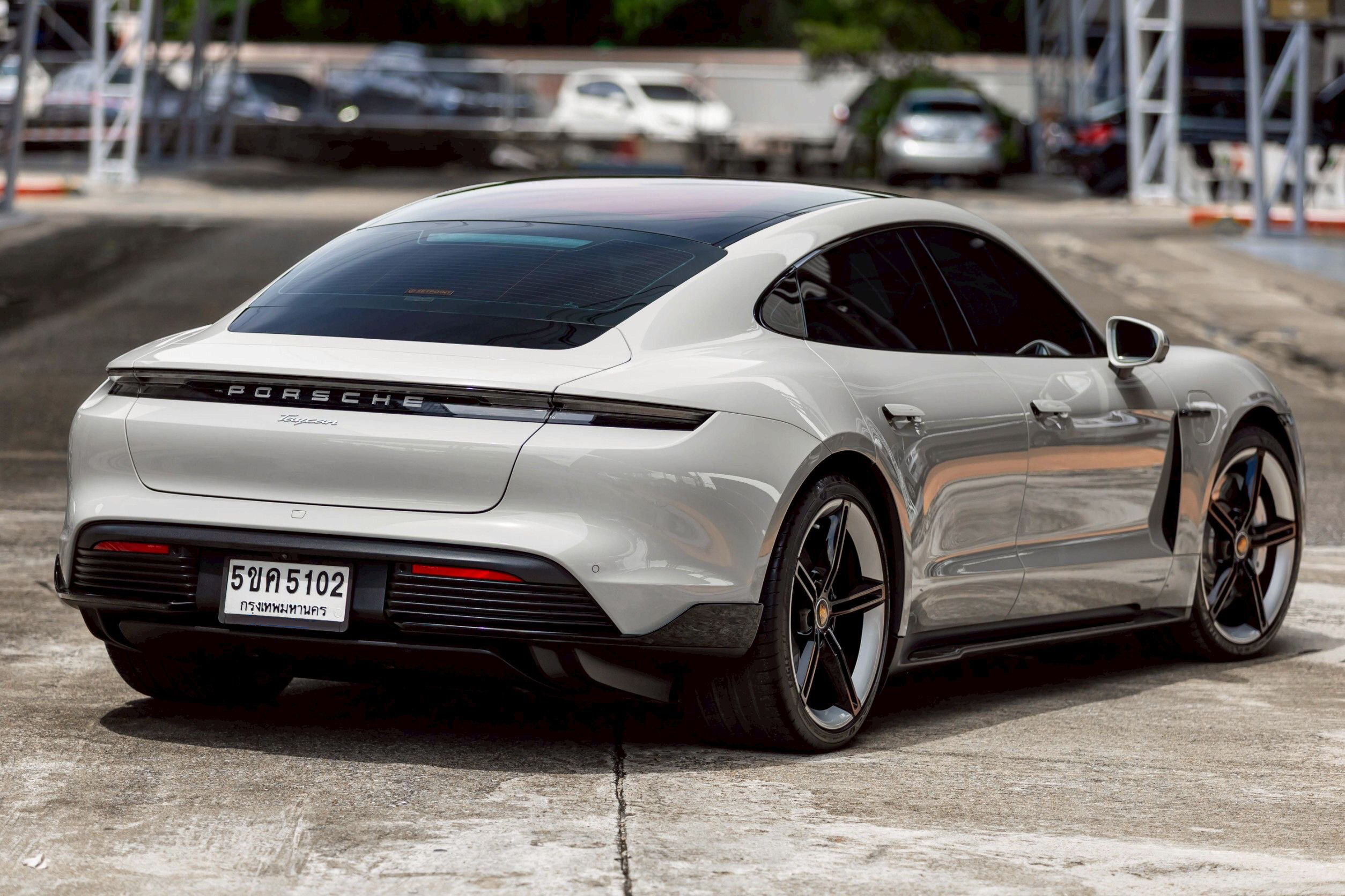 Porsche Taycan Crayon ปี 2023