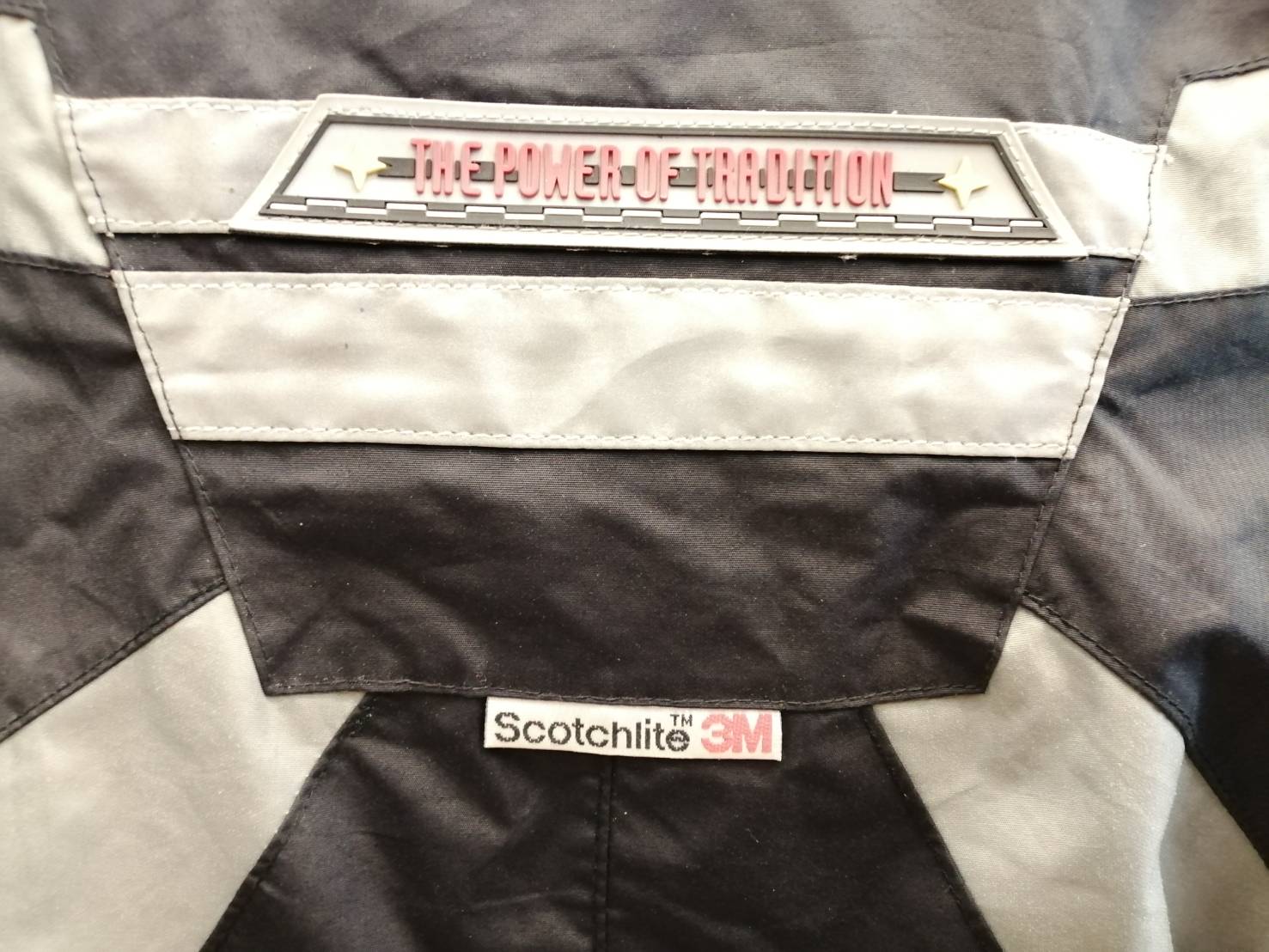 เสื้อขี่มอเตอร์ไซด์( มือสอง) RCS 223 ขนาด : อก 50" ยาว 26" **ยี่ห้อ DAMEN**