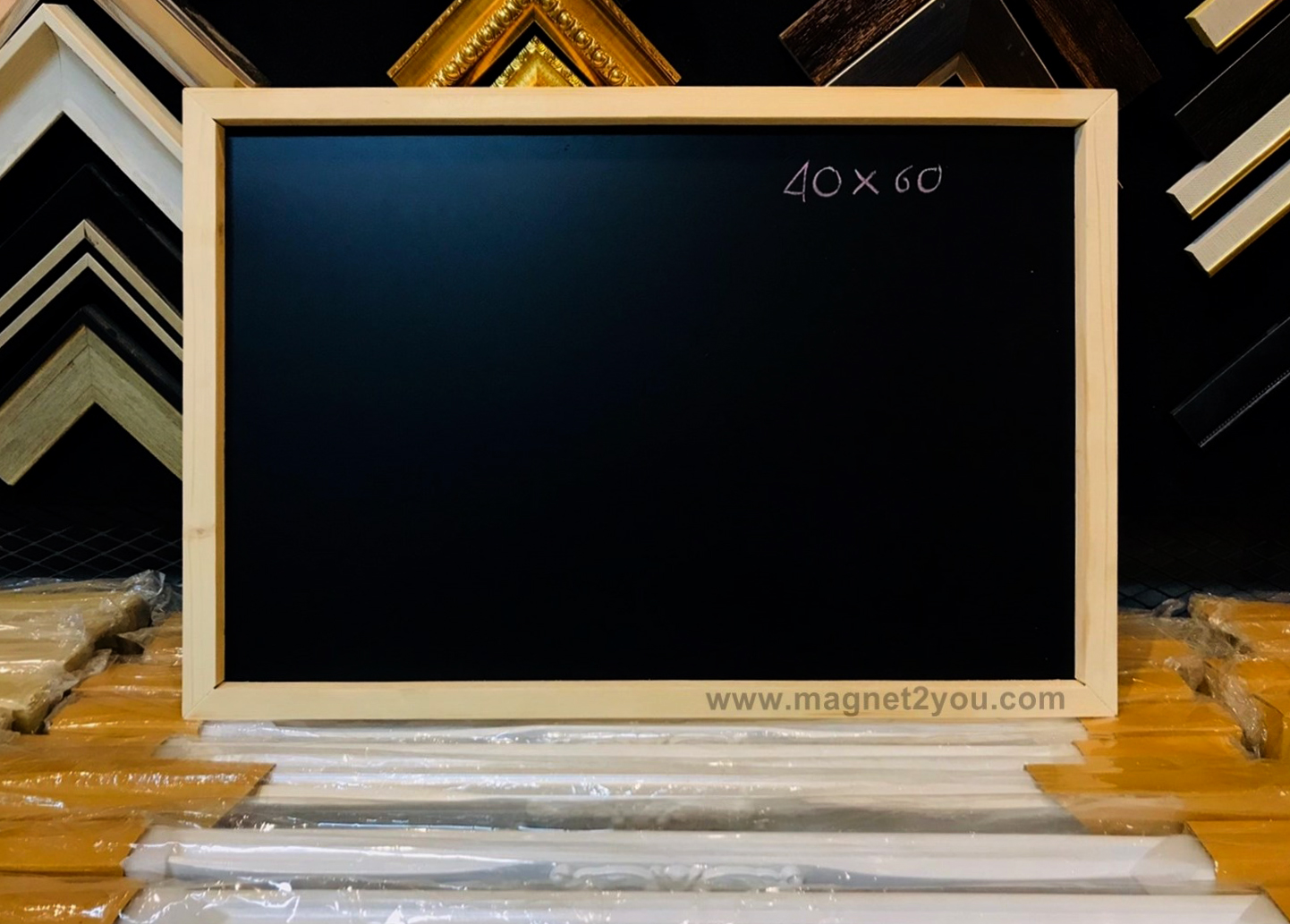 กระดานดำติดผนัง เลือกสีกรอบได้ ขนาด 40x60