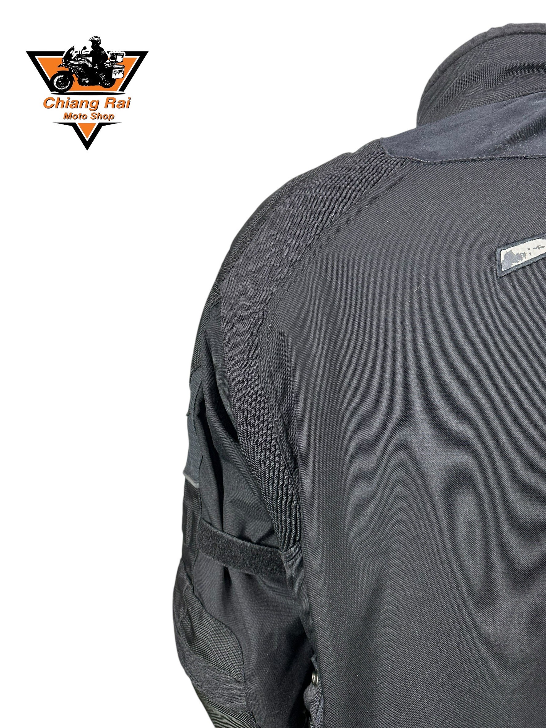 เสื้อขี่มอเตอร์ไซด์( มือสอง) CRSB 013 : อก 48" ยาว 25" (L) **Macadam**