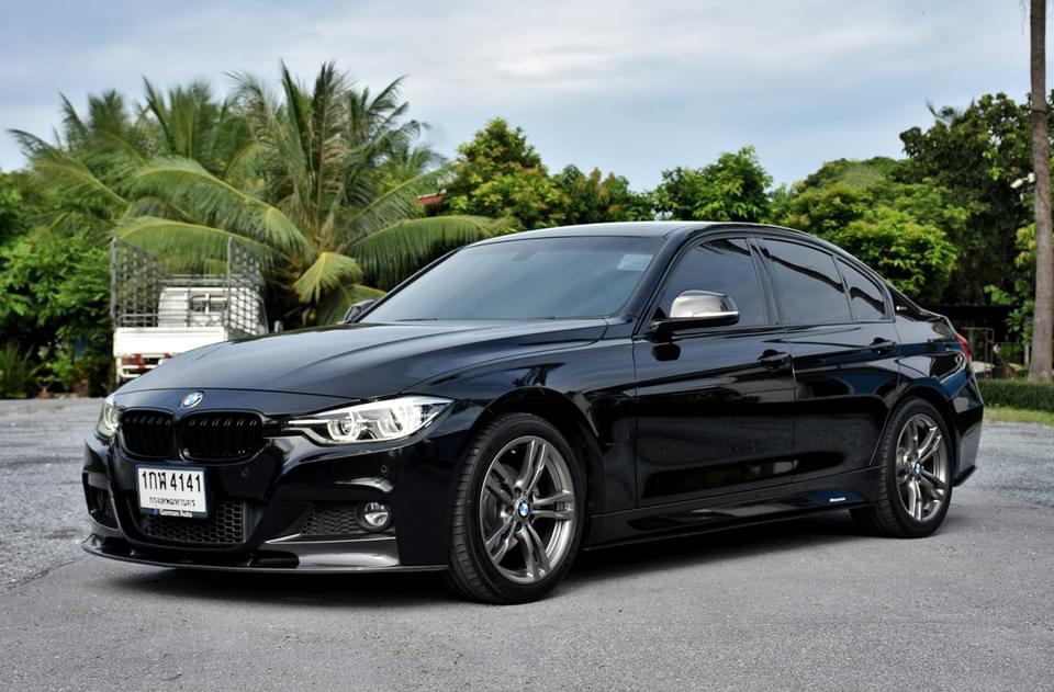 BMW 330e plug-in M Performance ปี 2017