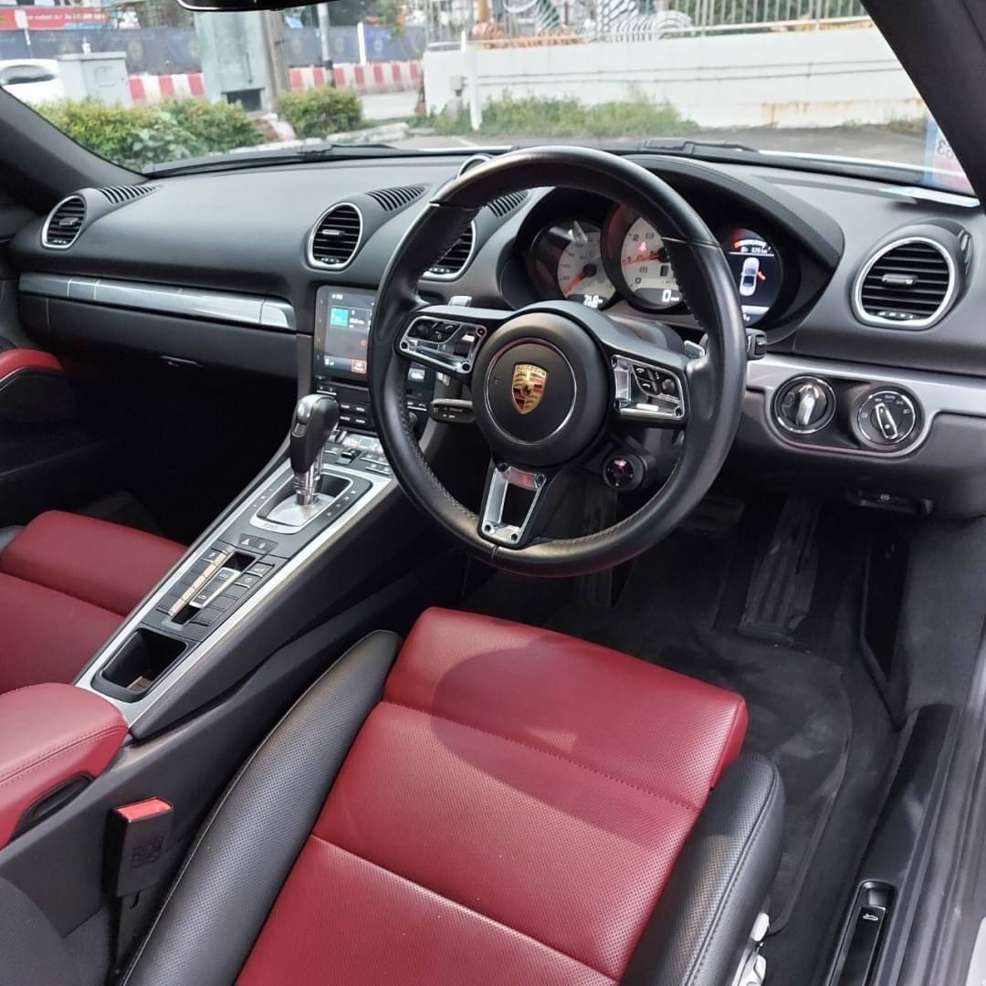 Porsche Boxster 718 ปี 2018