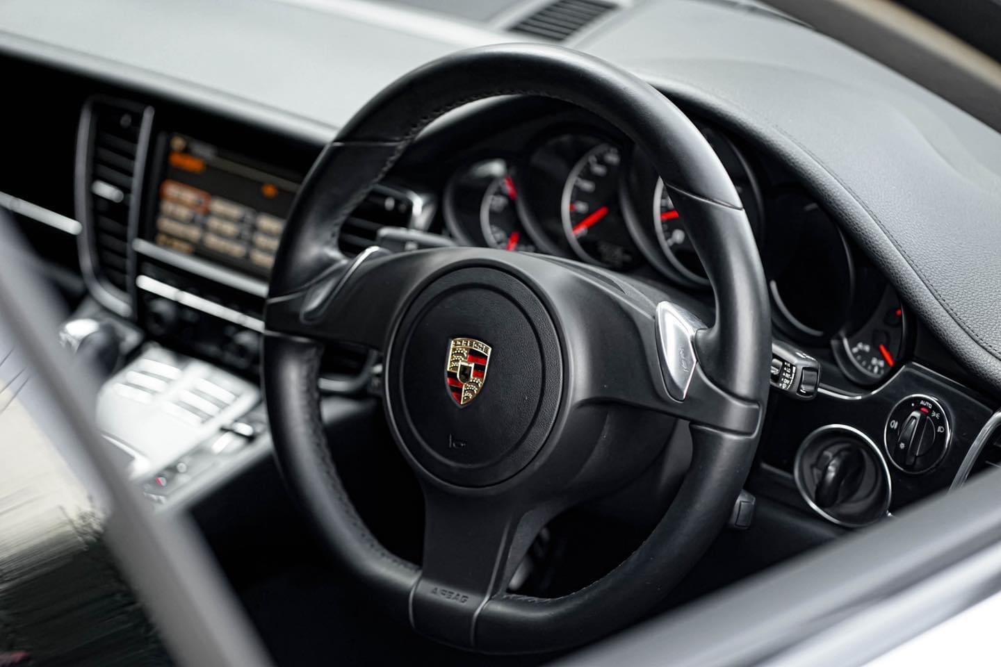 Porsche Panamera 3.0(เบนซิน) ปี 2012