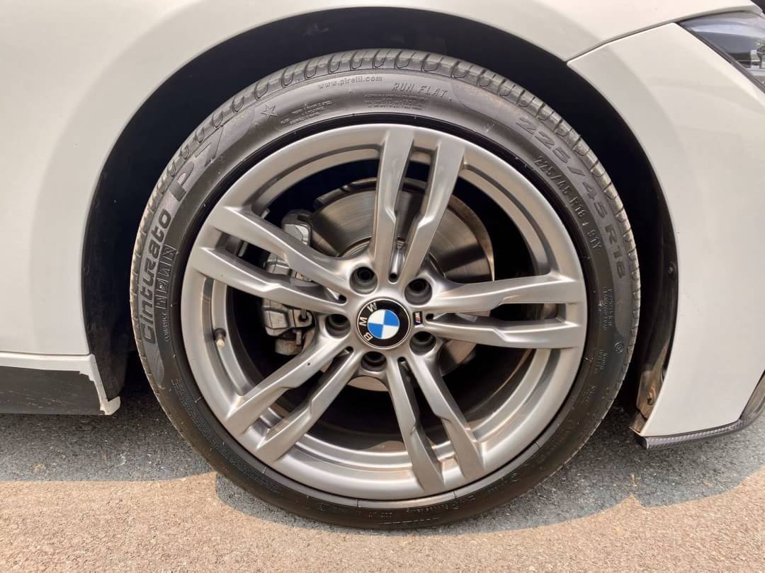 BMW 330e M Sport ปี 2017