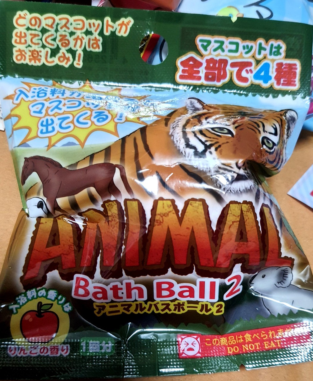 bathball บาธบอม บาธบอล บอลแช่น้ำ แบบจุ่ม แบบสุ่ม มีโมเดลด้านในให้สะสมค่ะ ของแท้จากญี่ปุ่นมีให้เลือก ให้สะสมหลายลายมากค่ะ