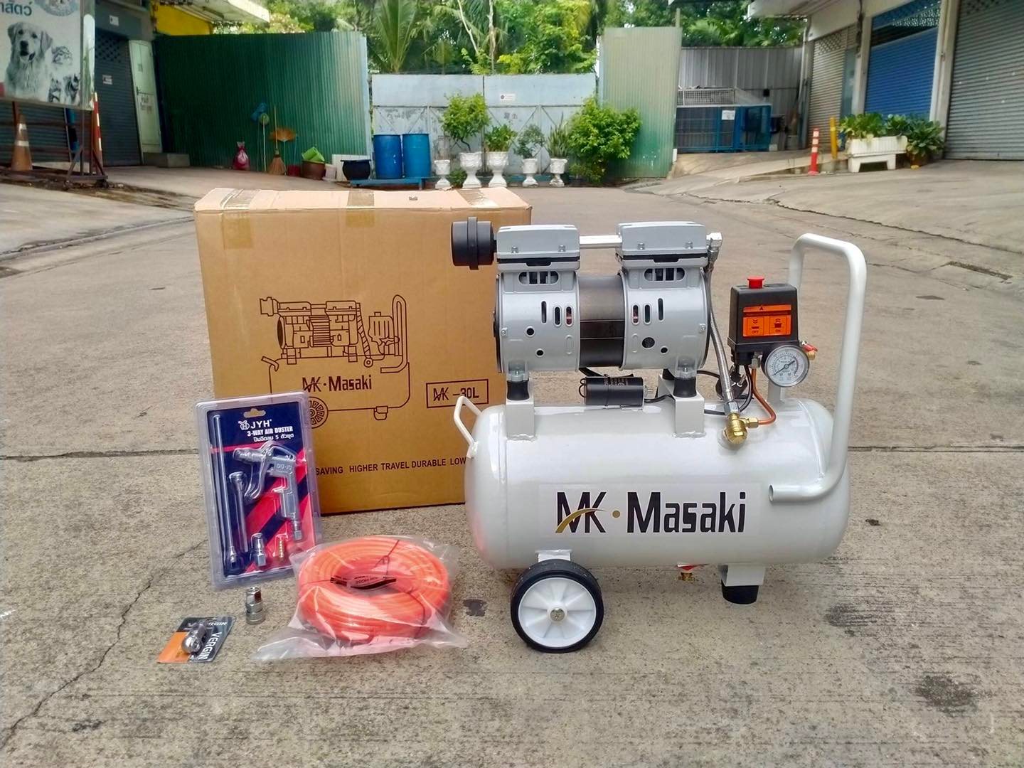 ปั๊มลม ออยฟรี 30 ลิตร ยี่ห้อ Masaki พร้อมใช้งาน