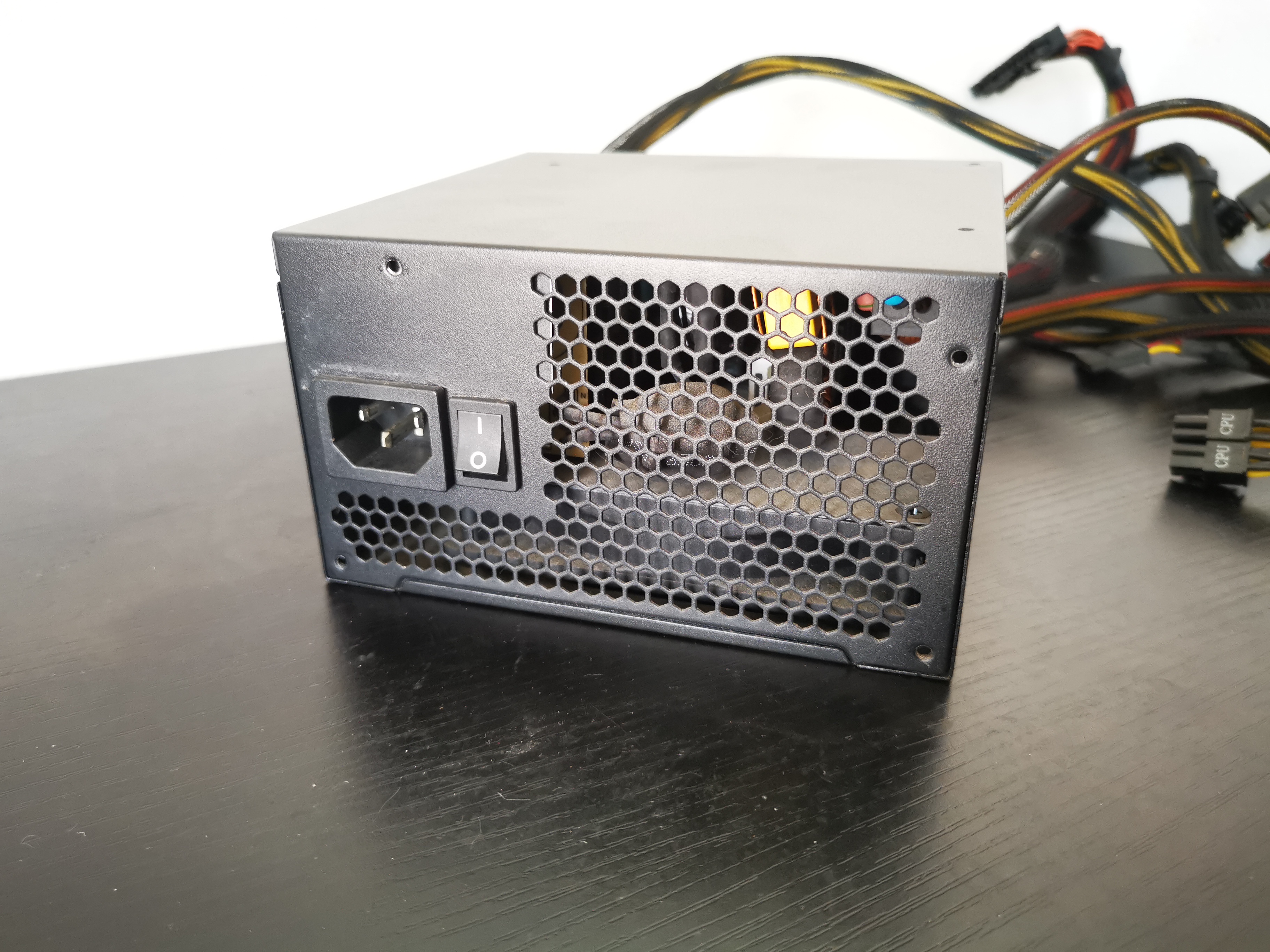 PSU Cougar STX 650W (80+ WHITE)