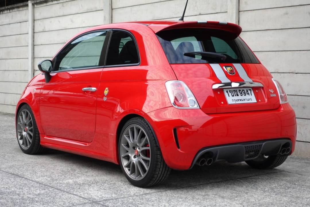 Fiat Abarth 695 Tributo Ferrari ปี 2011
