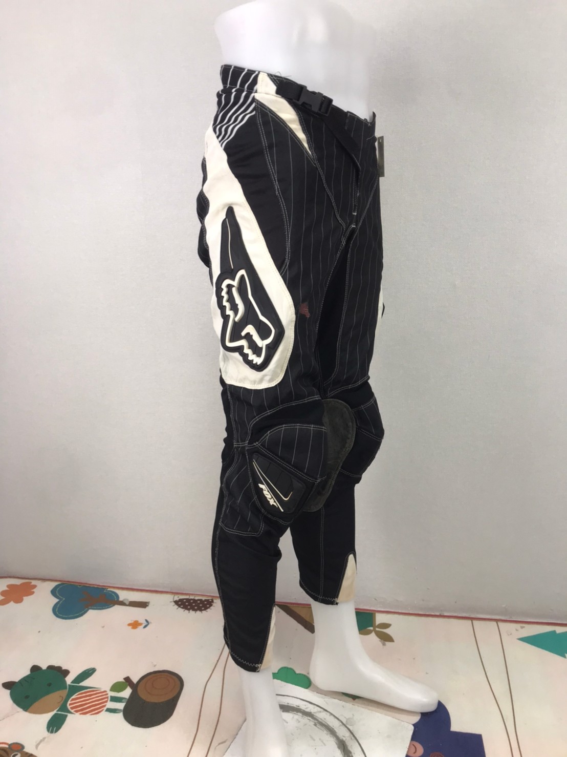 กางเกงขี่มอเตอร์ไซด์ ( มือสอง ) E&A 132 : เอว 28-30" ยาว 27" ** FOX **