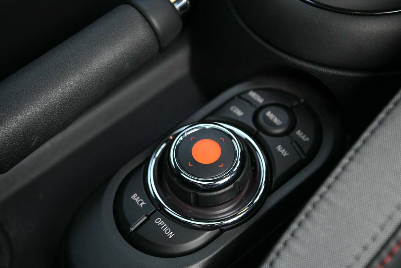 MINI John Cooper Works LCI ปี 2020