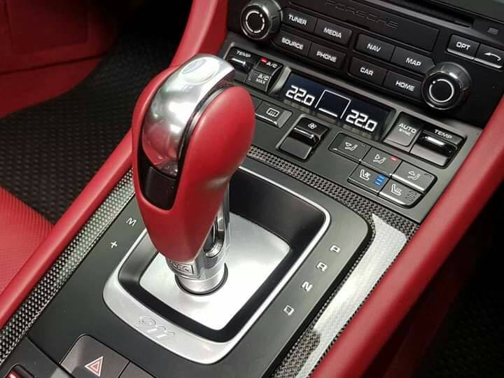 Porsche Carrera 991.2 S ปี2016 สีขาว ภายในสีแดง