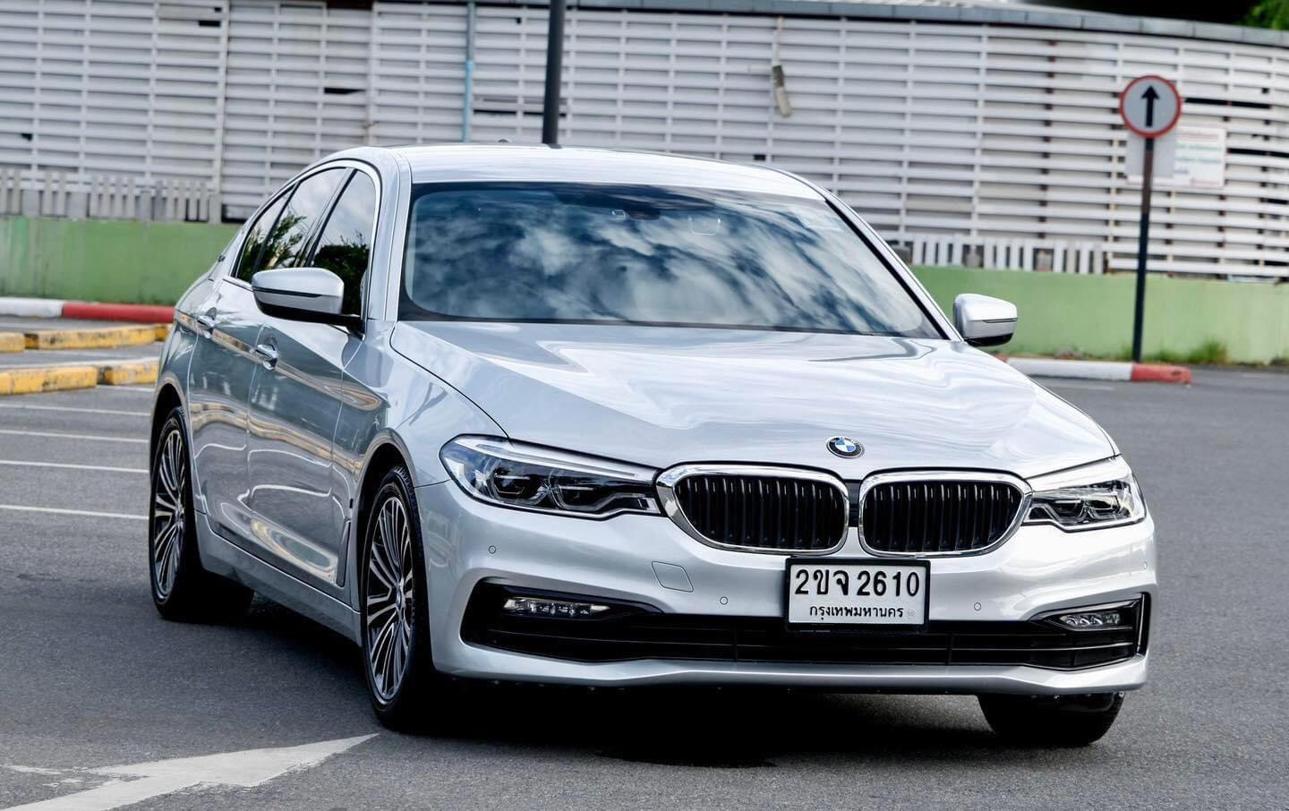 BMW G30 530e Plug-in Hybrid Luxury Line ปลายปี 2018 Top
