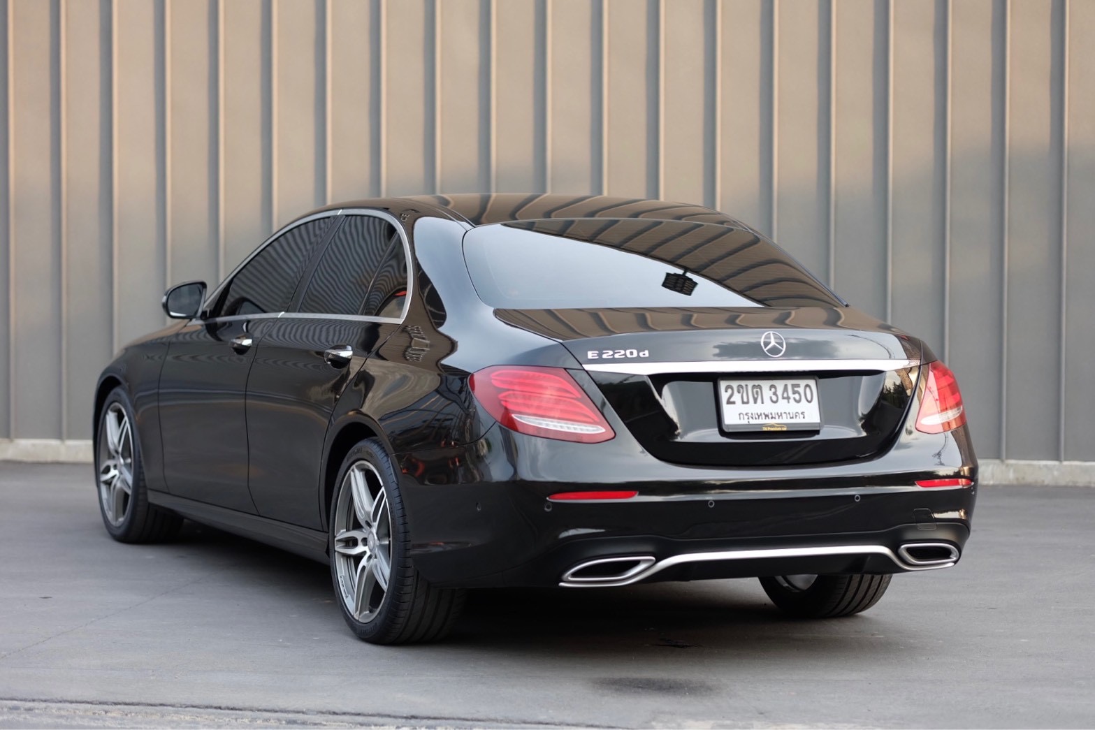 Mercedes Benz E220d AMG DYNAMIC (W213) ปี 2017