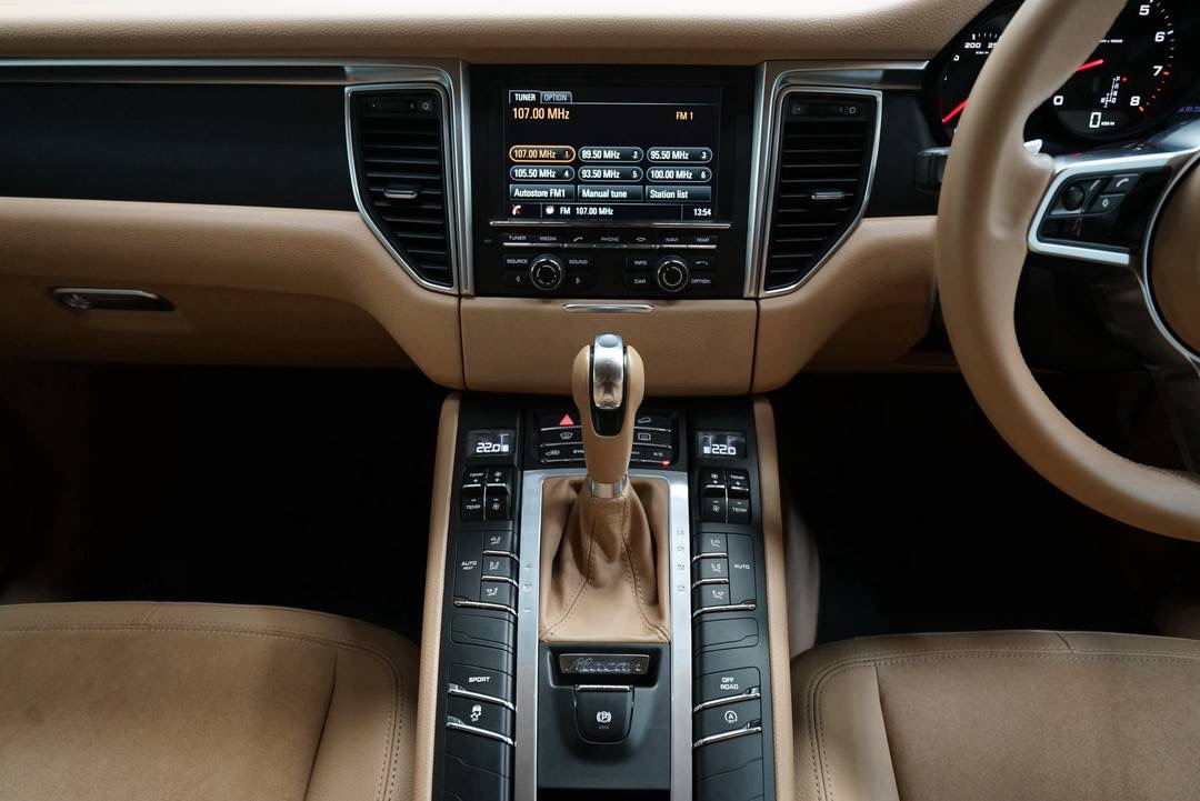 Porsche Macan 2.0 4WD ปี 2014
