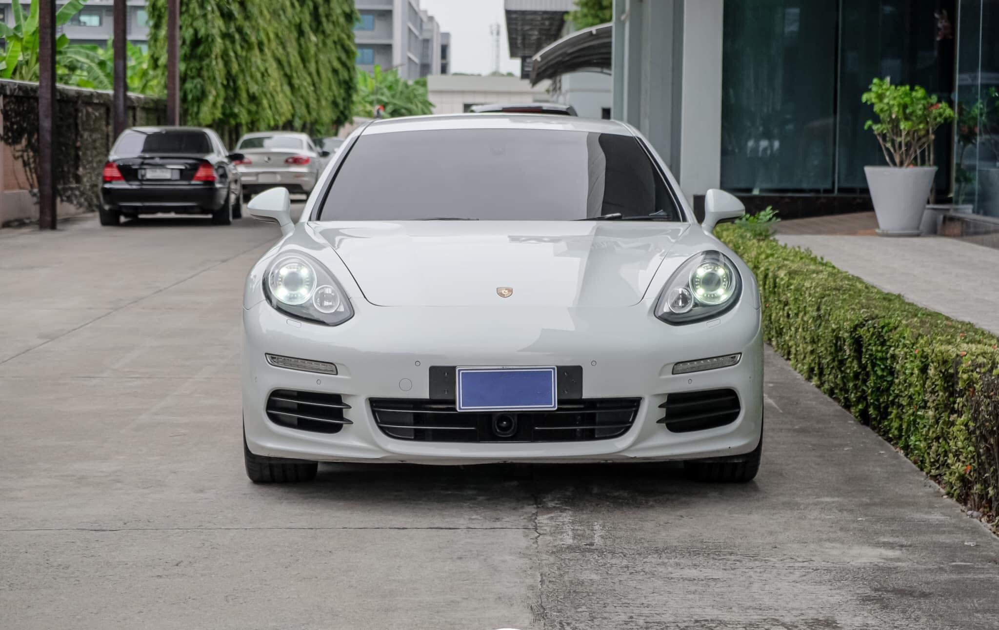 Porsche Panamera SE-hybrid ปี 2014